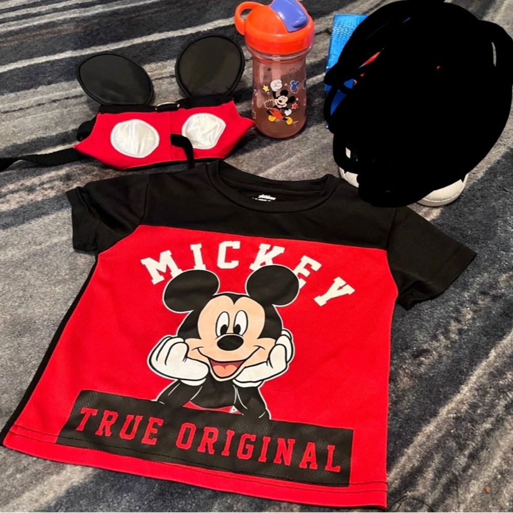 Disney bundle 2T - + free water bottle